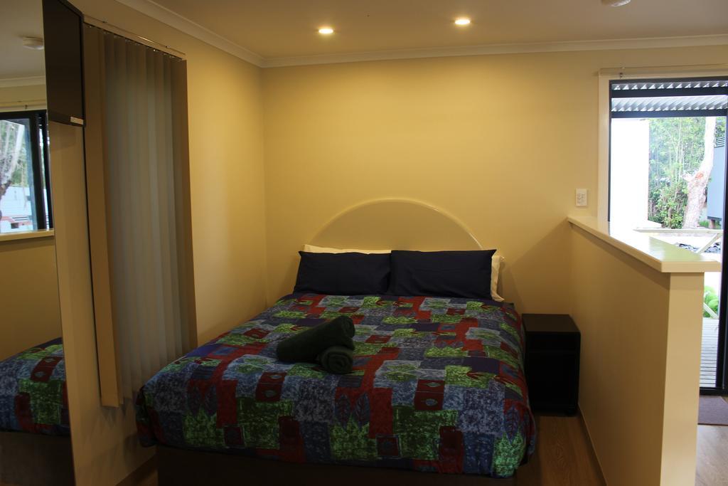 Acclaim Kingsway Tourist Park Hotel Madeley Exterior foto